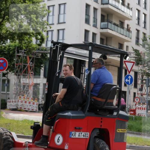 15.06.2025 - REWE Women's Run Jannik Wohlers http://msf.ph/oto/7946424 15.06.2025 10:20:21 Laufen 481, 6 meine-sportfotos.de