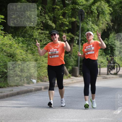15.06.2025 - REWE Women's Run Jannik Wohlers http://msf.ph/oto/7946435 15.06.2025 10:21:15 Laufen 5516, 5519 meine-sportfotos.de