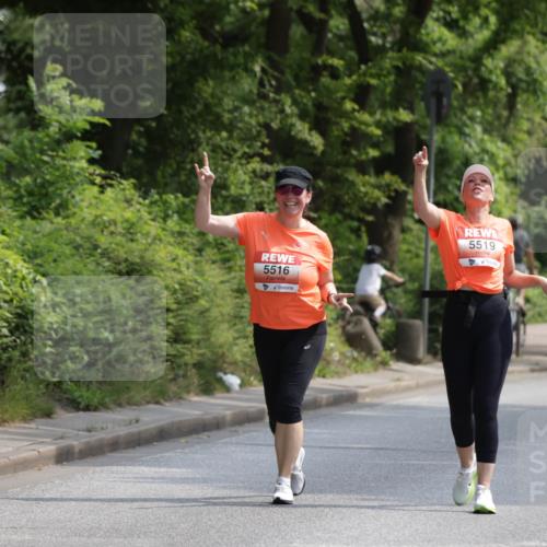 15.06.2025 - REWE Women's Run Jannik Wohlers http://msf.ph/oto/7946486 15.06.2025 10:21:15 Laufen 5516, 5519 meine-sportfotos.de