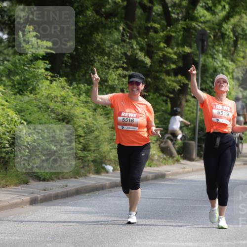 15.06.2025 - REWE Women's Run Jannik Wohlers http://msf.ph/oto/7946490 15.06.2025 10:21:15 Laufen 5516, 5519 meine-sportfotos.de