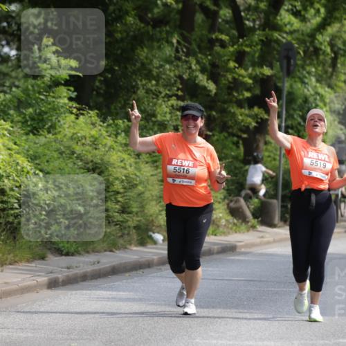 15.06.2025 - REWE Women's Run Jannik Wohlers http://msf.ph/oto/7946494 15.06.2025 10:21:15 Laufen 5516, 5519 meine-sportfotos.de