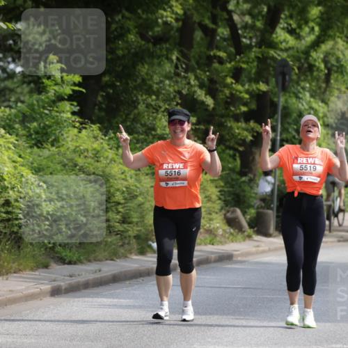 15.06.2025 - REWE Women's Run Jannik Wohlers http://msf.ph/oto/7946508 15.06.2025 10:21:15 Laufen 5516, 5519 meine-sportfotos.de