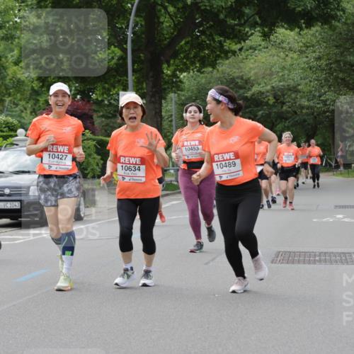 15.06.2025 - REWE Women's Run Jannik Wohlers http://msf.ph/oto/7946510 15.06.2025 08:30:05 Laufen 10846, 1043, 10427, 10634, 10453, 10489, 10671 meine-sportfotos.de