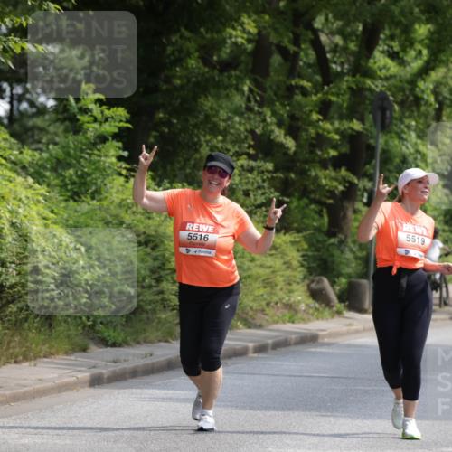 15.06.2025 - REWE Women's Run Jannik Wohlers http://msf.ph/oto/7946544 15.06.2025 10:21:16 Laufen 5516, 5519 meine-sportfotos.de