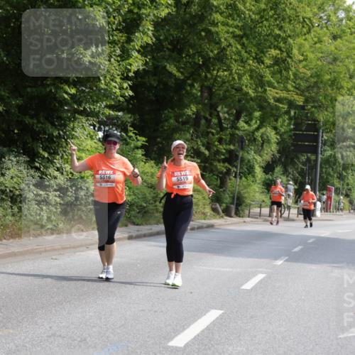 15.06.2025 - REWE Women's Run Jannik Wohlers http://msf.ph/oto/7946600 15.06.2025 10:21:19 Laufen 5516, 5519 meine-sportfotos.de