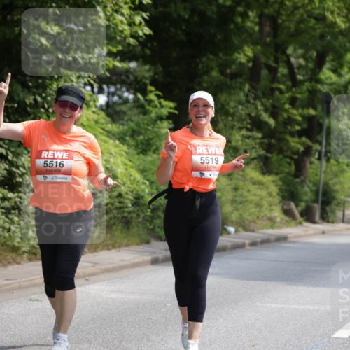 15.06.2025 - REWE Women's Run Jannik Wohlers http://msf.ph/oto/7946650 15.06.2025 10:21:21 Laufen 5516, 5519 meine-sportfotos.de