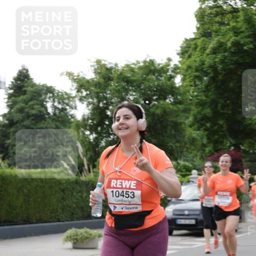 15.06.2025 - REWE Women's Run Jannik Wohlers http://msf.ph/oto/7946658 15.06.2025 08:30:08 Laufen 10453, 18329 meine-sportfotos.de