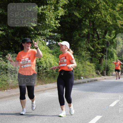 15.06.2025 - REWE Women's Run Jannik Wohlers http://msf.ph/oto/7946666 15.06.2025 10:21:21 Laufen 5516, 5519 meine-sportfotos.de