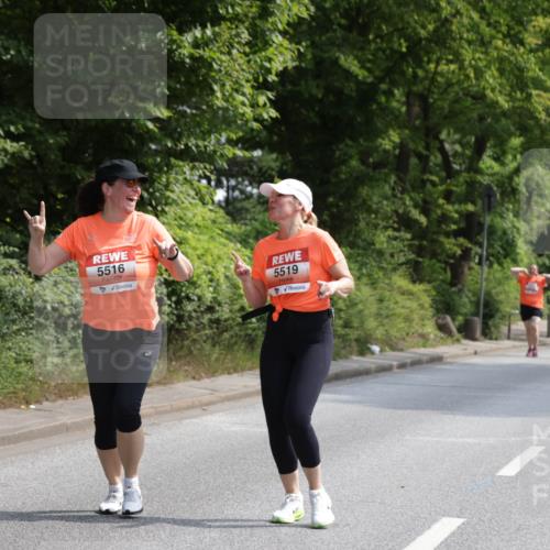 15.06.2025 - REWE Women's Run Jannik Wohlers http://msf.ph/oto/7946676 15.06.2025 10:21:21 Laufen 5516, 5519 meine-sportfotos.de
