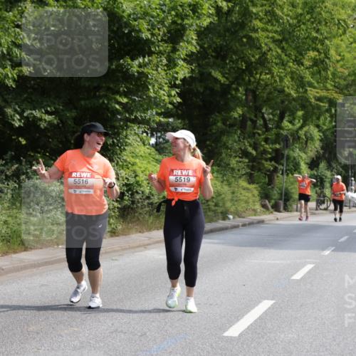15.06.2025 - REWE Women's Run Jannik Wohlers http://msf.ph/oto/7946687 15.06.2025 10:21:22 Laufen 5516, 5519 meine-sportfotos.de