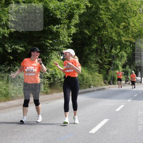 15.06.2025 - REWE Women's Run Jannik Wohlers http://msf.ph/oto/7946697 15.06.2025 10:21:22 Laufen 5516, 5519 meine-sportfotos.de