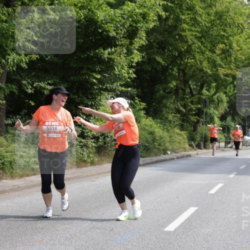 15.06.2025 - REWE Women's Run Jannik Wohlers http://msf.ph/oto/7946713 15.06.2025 10:21:22 Laufen 5516, 5519 meine-sportfotos.de