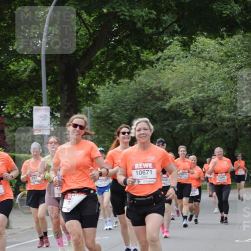 15.06.2025 - REWE Women's Run Jannik Wohlers http://msf.ph/oto/7946770 15.06.2025 08:30:11 Laufen 101, 10799, 10, 10671, 0005, 10081 meine-sportfotos.de