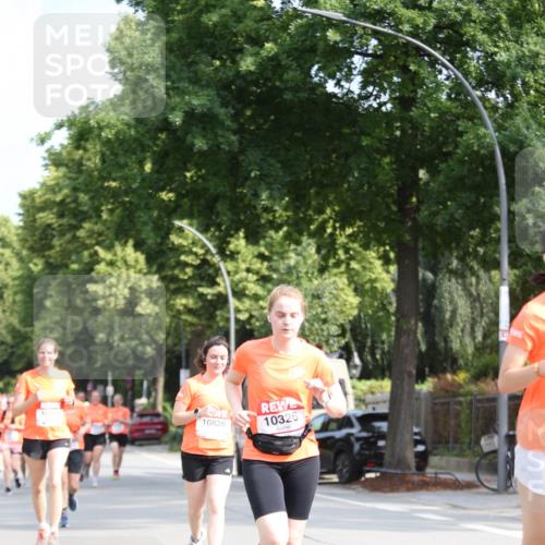 15.06.2025 - REWE Women's Run Jannik Wohlers http://msf.ph/oto/7946771 15.06.2025 09:45:14 Laufen 10826, 10326 meine-sportfotos.de