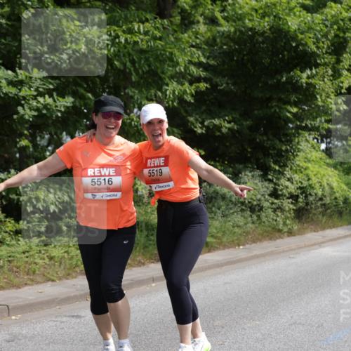 15.06.2025 - REWE Women's Run Jannik Wohlers http://msf.ph/oto/7946777 15.06.2025 10:21:24 Laufen 5516, 5519 meine-sportfotos.de
