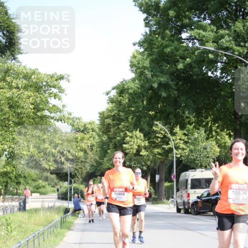15.06.2025 - REWE Women's Run Jannik Wohlers http://msf.ph/oto/7946851 15.06.2025 09:45:16 Laufen 10868 meine-sportfotos.de