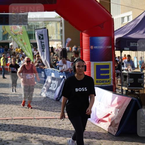 13.06.2025 - Holstenköstenlauf Felixshl http://msf.ph/oto/7946916 13.06.2025 18:13:34 Laufen 2196, 2429, 2430, 2526 meine-sportfotos.de
