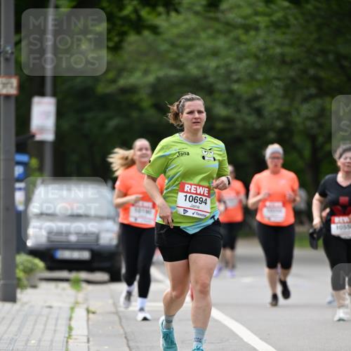 15.06.2025 - REWE Women's Run Dr. Thomas Lammeyer http://msf.ph/oto/7947000 15.06.2025 09:23:49 Laufen 10694, 9, 1055 meine-sportfotos.de