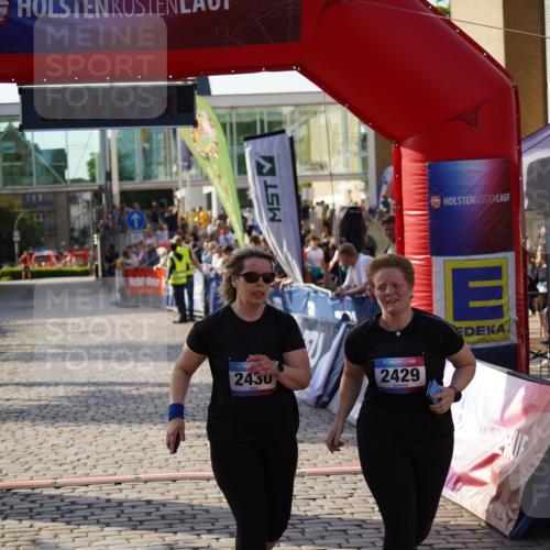 13.06.2025 - Holstenköstenlauf Felixshl http://msf.ph/oto/7947029 13.06.2025 18:13:39 Laufen 2196, 2429, 2430 meine-sportfotos.de