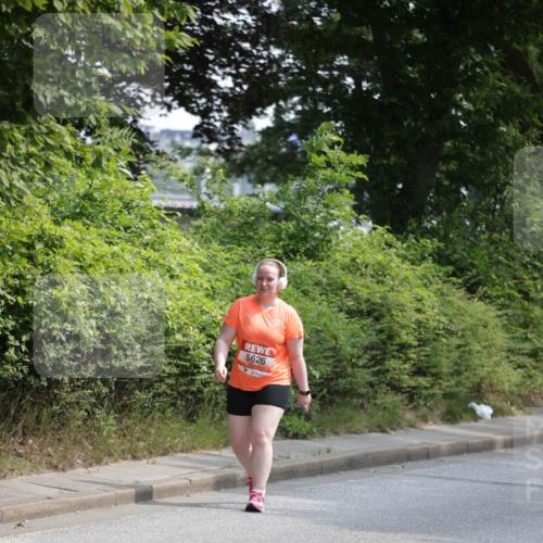 15.06.2025 - REWE Women's Run Jannik Wohlers http://msf.ph/oto/7947234 15.06.2025 10:22:19 Laufen 5626 meine-sportfotos.de