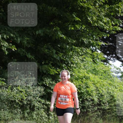 15.06.2025 - REWE Women's Run Jannik Wohlers http://msf.ph/oto/7947246 15.06.2025 10:22:22 Laufen 5626 meine-sportfotos.de