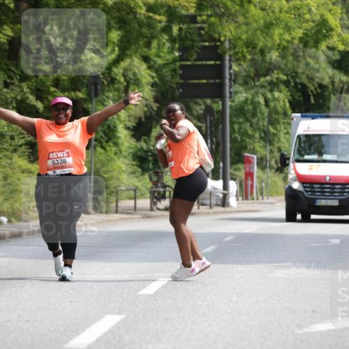 15.06.2025 - REWE Women's Run Jannik Wohlers http://msf.ph/oto/7947651 15.06.2025 10:23:47 Laufen 5338 meine-sportfotos.de