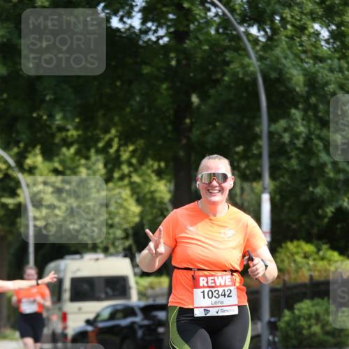 15.06.2025 - REWE Women's Run Jannik Wohlers http://msf.ph/oto/7947670 15.06.2025 09:46:03 Laufen 10342 meine-sportfotos.de