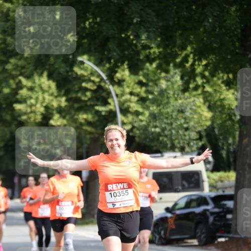 15.06.2025 - REWE Women's Run Jannik Wohlers http://msf.ph/oto/7947688 15.06.2025 09:46:04 Laufen 103, 10355 meine-sportfotos.de