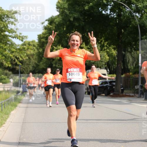 15.06.2025 - REWE Women's Run Jannik Wohlers http://msf.ph/oto/7947784 15.06.2025 09:46:09 Laufen 10649, 102, 1032, 10315 meine-sportfotos.de