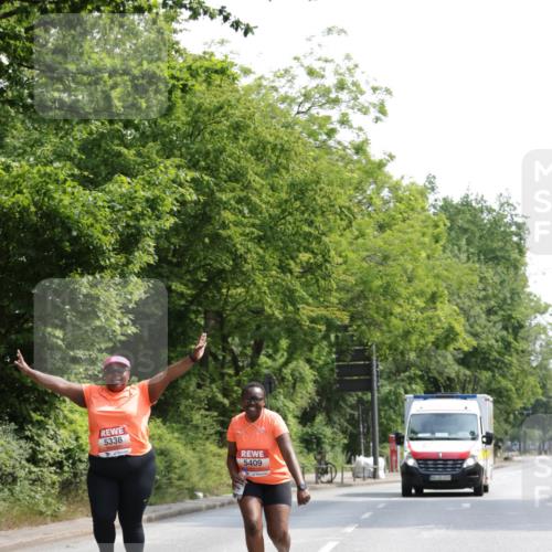 15.06.2025 - REWE Women's Run Jannik Wohlers http://msf.ph/oto/7947846 15.06.2025 10:23:52 Laufen 5338, 5409 meine-sportfotos.de
