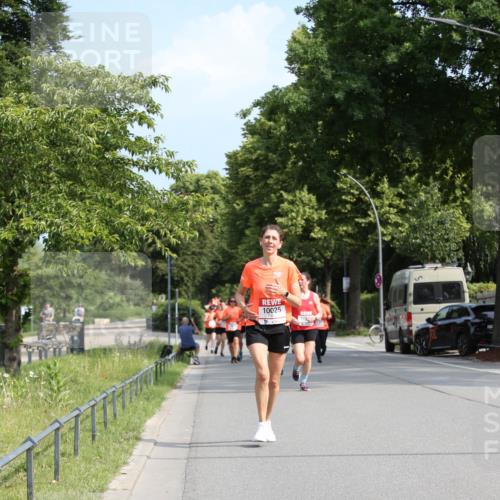 15.06.2025 - REWE Women's Run Jannik Wohlers http://msf.ph/oto/7947857 15.06.2025 09:46:14 Laufen 10025 meine-sportfotos.de