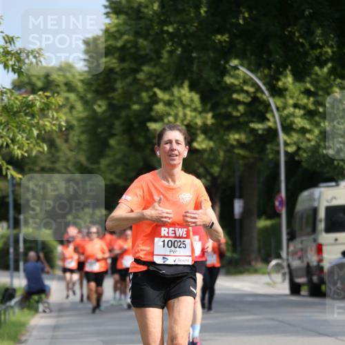 15.06.2025 - REWE Women's Run Jannik Wohlers http://msf.ph/oto/7947863 15.06.2025 09:46:15 Laufen 10025 meine-sportfotos.de