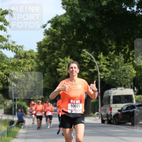 15.06.2025 - REWE Women's Run Jannik Wohlers http://msf.ph/oto/7947873 15.06.2025 09:46:15 Laufen 10025 meine-sportfotos.de