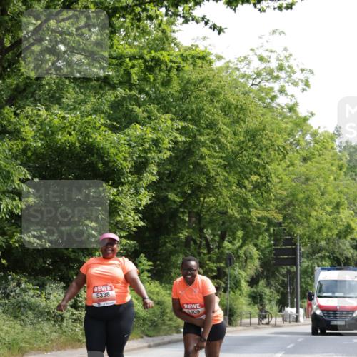 15.06.2025 - REWE Women's Run Jannik Wohlers http://msf.ph/oto/7947908 15.06.2025 10:23:53 Laufen 5338, 5409 meine-sportfotos.de