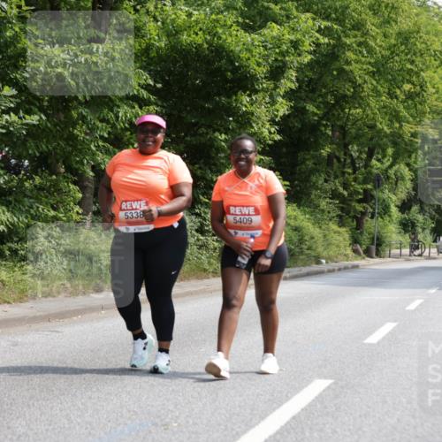 15.06.2025 - REWE Women's Run Jannik Wohlers http://msf.ph/oto/7947960 15.06.2025 10:23:55 Laufen 5338, 5409 meine-sportfotos.de