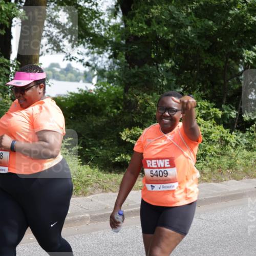 15.06.2025 - REWE Women's Run Jannik Wohlers http://msf.ph/oto/7948045 15.06.2025 10:23:57 Laufen 5338, 5409 meine-sportfotos.de