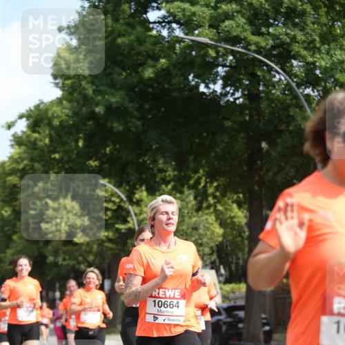 15.06.2025 - REWE Women's Run Jannik Wohlers http://msf.ph/oto/7948071 15.06.2025 09:46:26 Laufen 10664, 10 meine-sportfotos.de