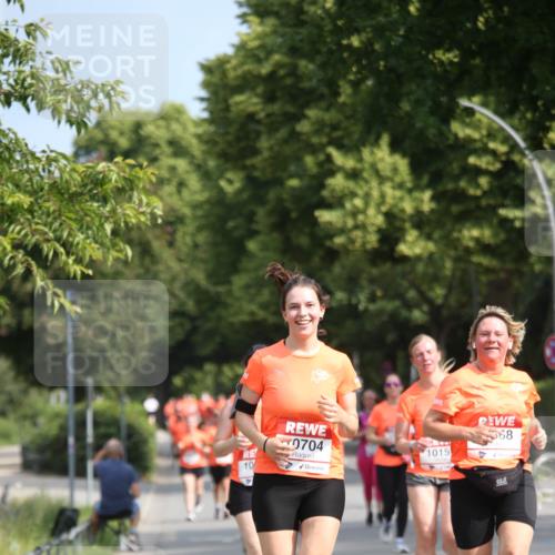 15.06.2025 - REWE Women's Run Jannik Wohlers http://msf.ph/oto/7948080 15.06.2025 09:46:26 Laufen 10, 0704, 68, 1015 meine-sportfotos.de