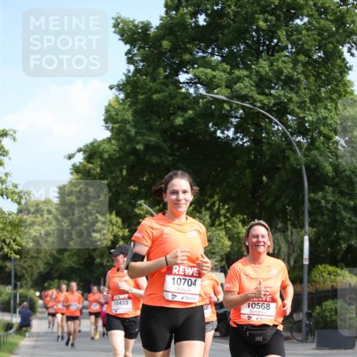 15.06.2025 - REWE Women's Run Jannik Wohlers http://msf.ph/oto/7948159 15.06.2025 09:46:29 Laufen 10433, 10704, 52, 10568 meine-sportfotos.de
