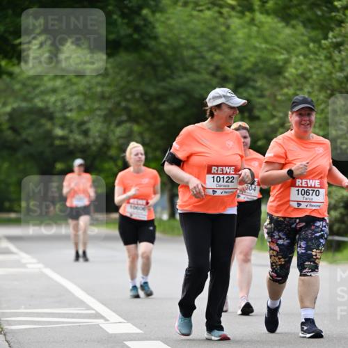 15.06.2025 - REWE Women's Run Dr. Thomas Lammeyer http://msf.ph/oto/7948245 15.06.2025 09:24:48 Laufen 10606, 10122, 304, 10670 meine-sportfotos.de