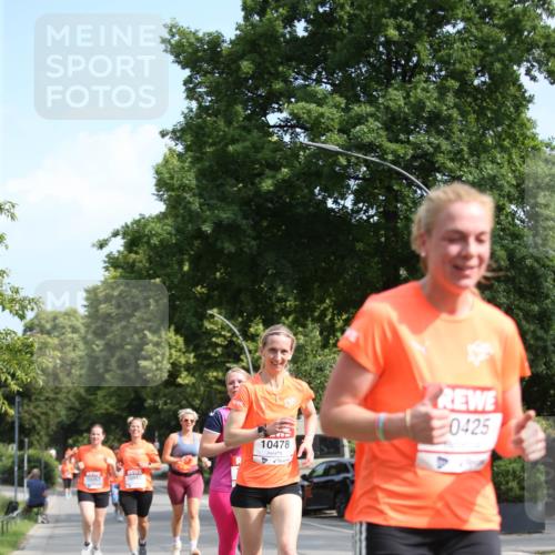 15.06.2025 - REWE Women's Run Jannik Wohlers http://msf.ph/oto/7948252 15.06.2025 09:46:39 Laufen 10267, 10560, 10478, 0425 meine-sportfotos.de