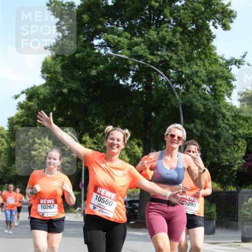 15.06.2025 - REWE Women's Run Jannik Wohlers http://msf.ph/oto/7948320 15.06.2025 09:46:43 Laufen 10267, 10560, 290 meine-sportfotos.de