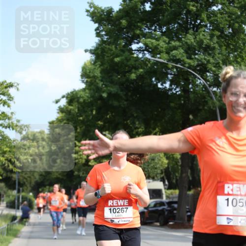 15.06.2025 - REWE Women's Run Jannik Wohlers http://msf.ph/oto/7948340 15.06.2025 09:46:44 Laufen 10267, 1056 meine-sportfotos.de