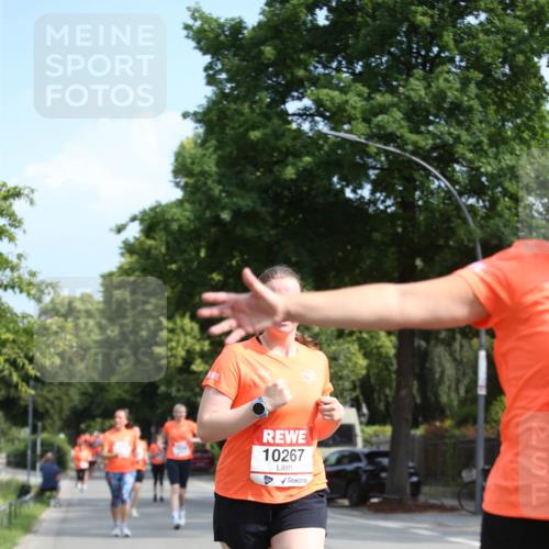 15.06.2025 - REWE Women's Run Jannik Wohlers http://msf.ph/oto/7948345 15.06.2025 09:46:45 Laufen 10267 meine-sportfotos.de