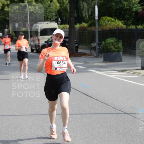 15.06.2025 - REWE Women's Run Jannik Wohlers http://msf.ph/oto/7948476 15.06.2025 09:46:59 Laufen 10654 meine-sportfotos.de
