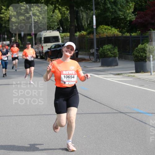 15.06.2025 - REWE Women's Run Jannik Wohlers http://msf.ph/oto/7948481 15.06.2025 09:47:00 Laufen 10654 meine-sportfotos.de
