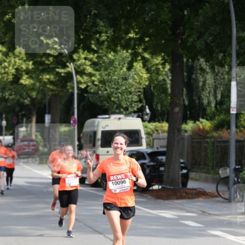 15.06.2025 - REWE Women's Run Jannik Wohlers http://msf.ph/oto/7948560 15.06.2025 09:47:09 Laufen 10862, 10096 meine-sportfotos.de