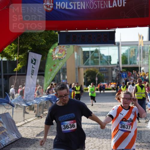 13.06.2025 - Holstenköstenlauf Felixshl http://msf.ph/oto/7948576 13.06.2025 18:19:27 Laufen 3636, 3637 meine-sportfotos.de