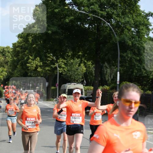 15.06.2025 - REWE Women's Run Jannik Wohlers http://msf.ph/oto/7948635 15.06.2025 09:47:20 Laufen 10500, 10205, 10871, 10691, 70772 meine-sportfotos.de