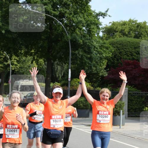 15.06.2025 - REWE Women's Run Jannik Wohlers http://msf.ph/oto/7948659 15.06.2025 09:47:21 Laufen 008, 10691, 0500, 0871, 10205, 10280 meine-sportfotos.de